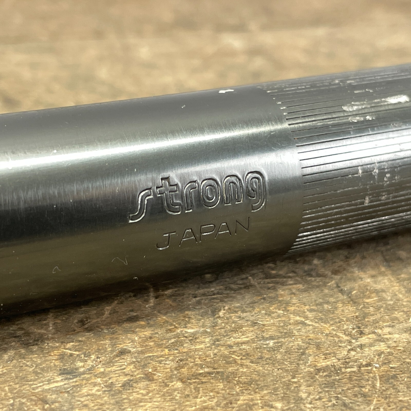 Vintage Strong Handlebar Gray Black 22″ 560 mm 25.4 mm 80s 90s Mountain Alloy