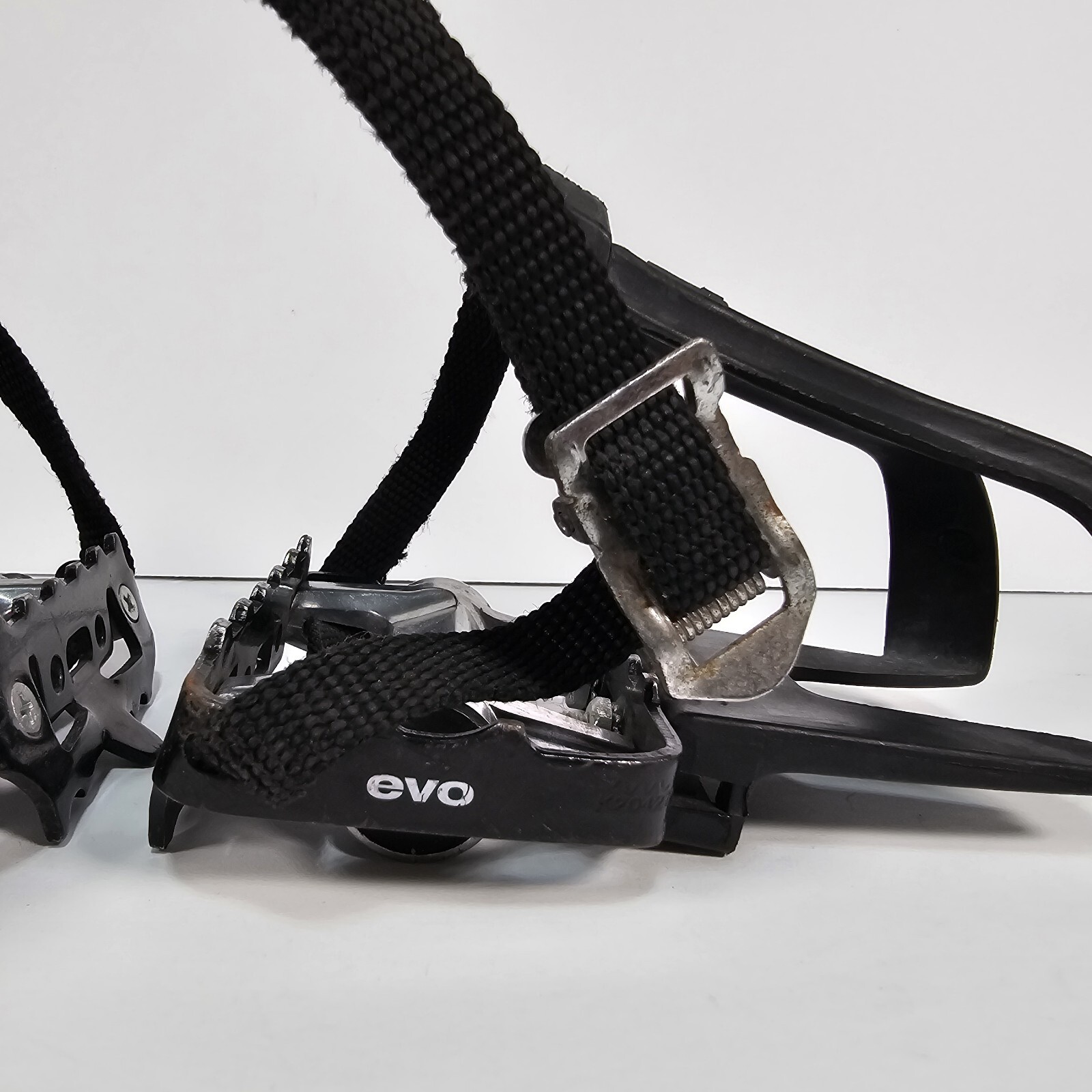 Evo Pedals Cycling Alloy Metal With Toe Clips Strap Black MT-13-L Left Right