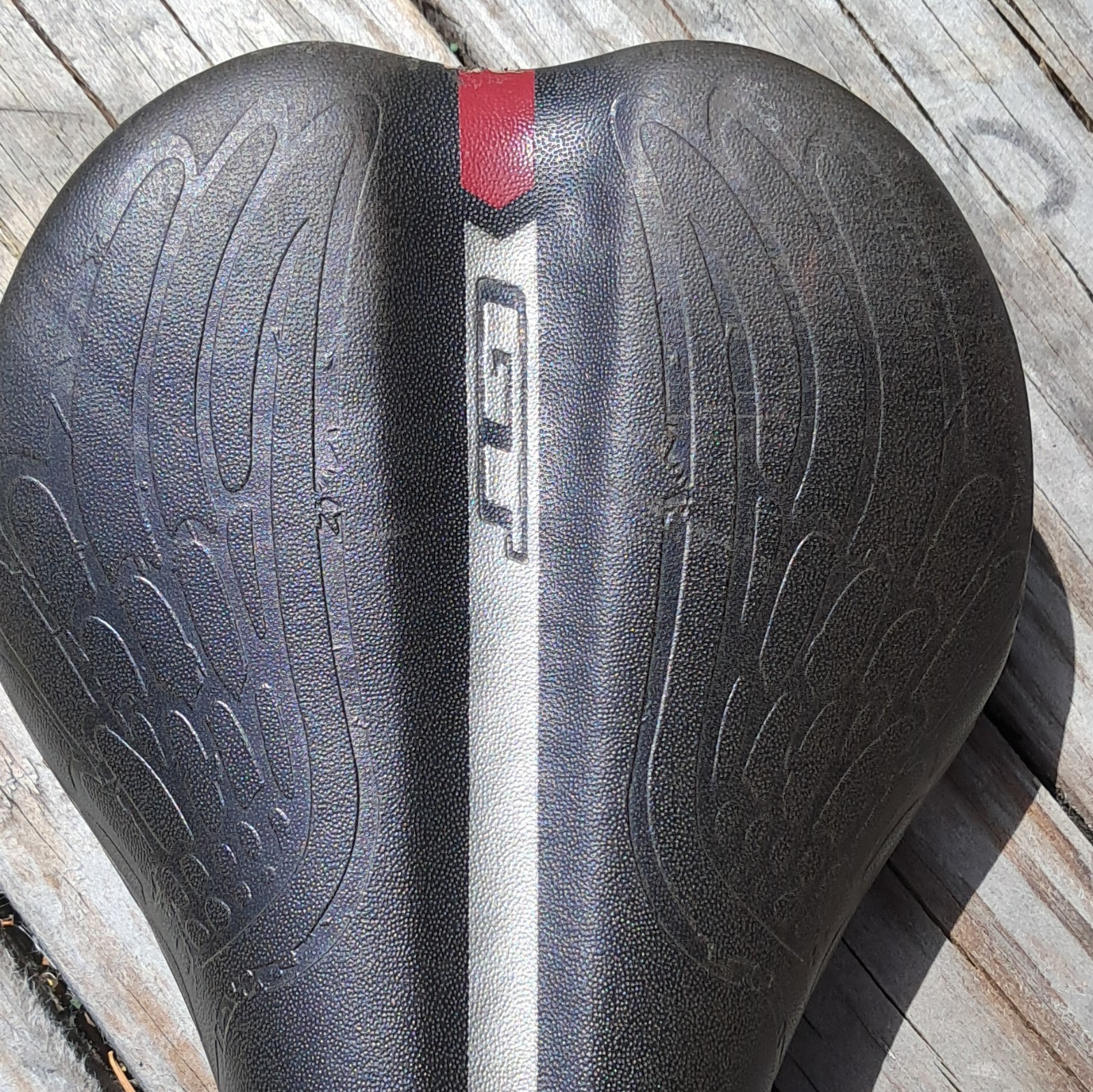 GT Racing Saddle Black Red Universal Bike Synthetic Steel Plastic