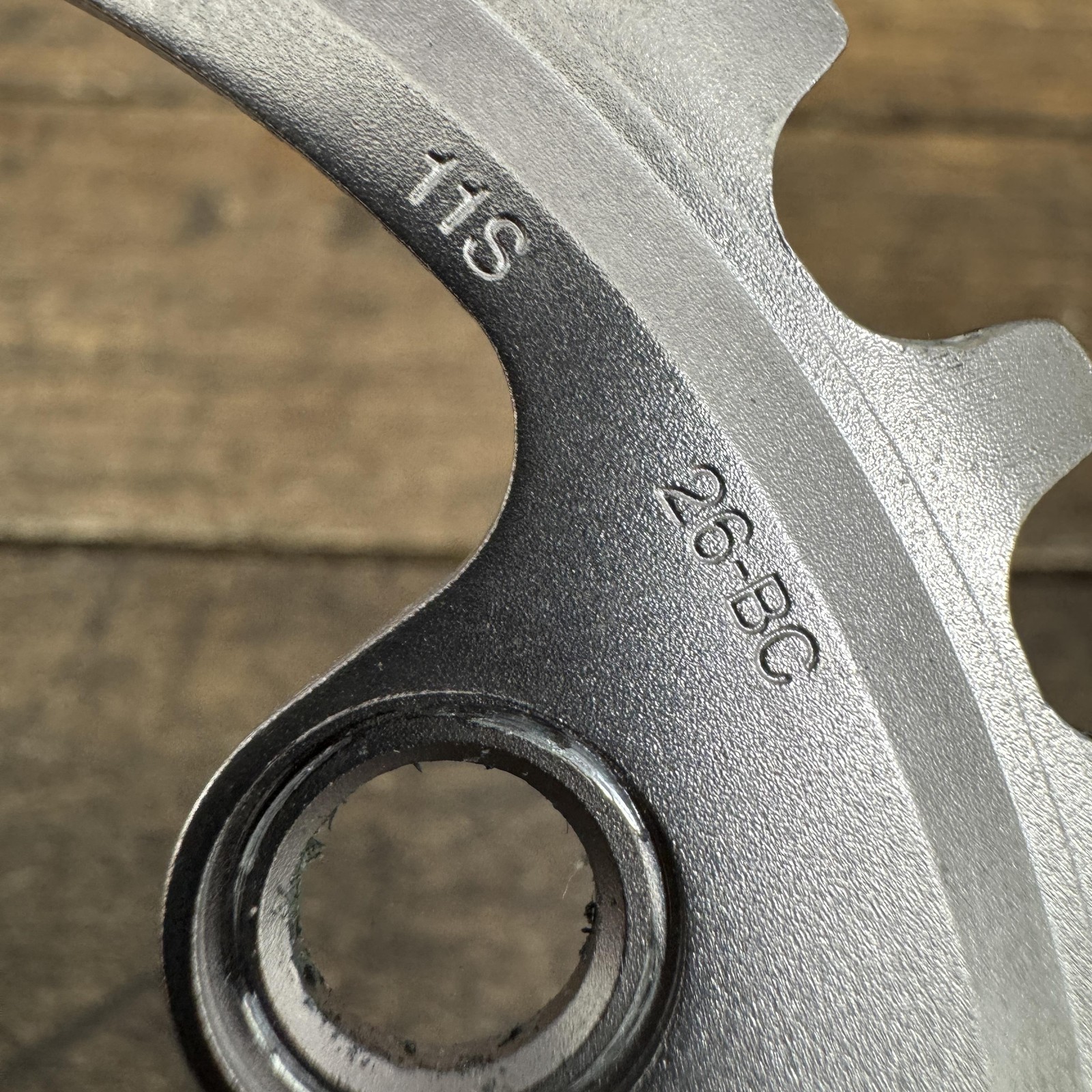 Shimano 26T Chainring 64 BCD 4-Arm Asymmetric Silver 11 Speed MTB Bike Inner 26