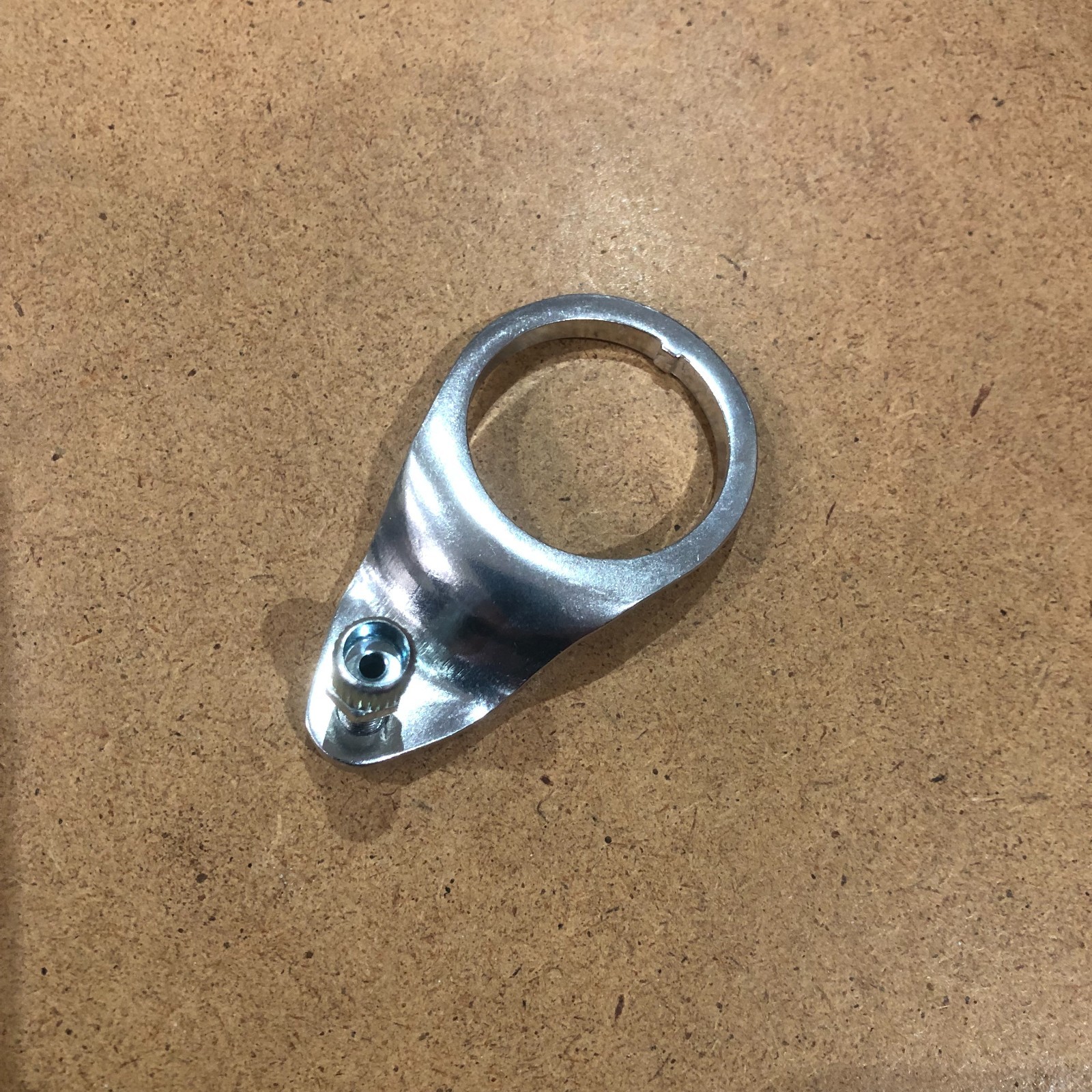 New KALLOY Threaded Headset Cable Hanger w/Barrel 1-1/4″ 31.8mm Silver