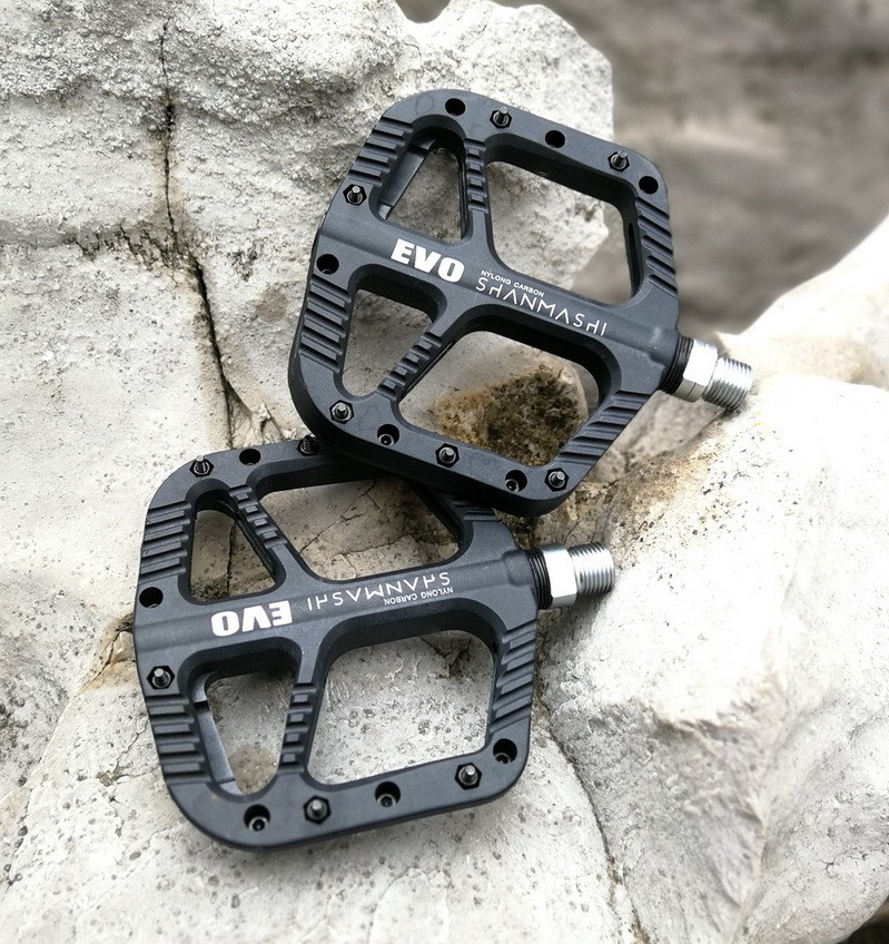 Road Mountain Bike Bicycle Pedal Bearings 9/16 in Flat Nylon Pedals