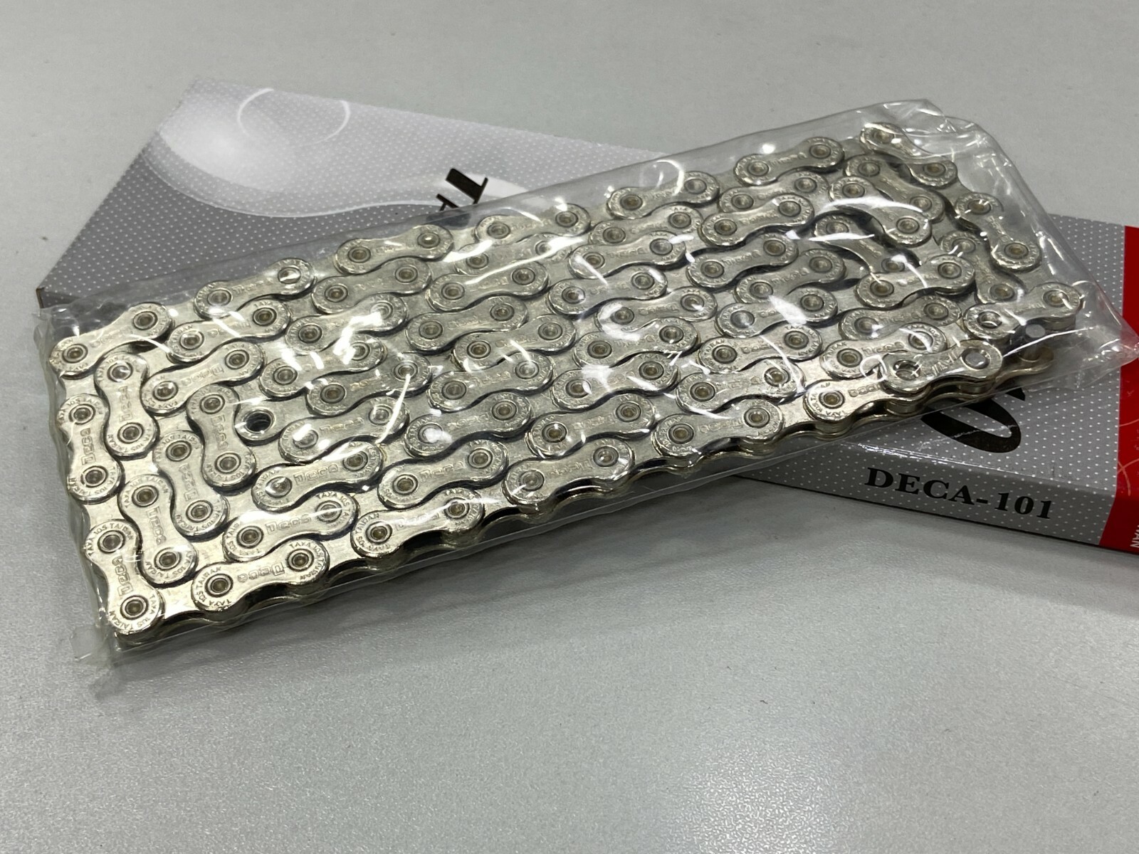 Taya Deca-101 10 speed 1/2 x 5/64 inch Bicycle Chain – 116 Links (Silver)