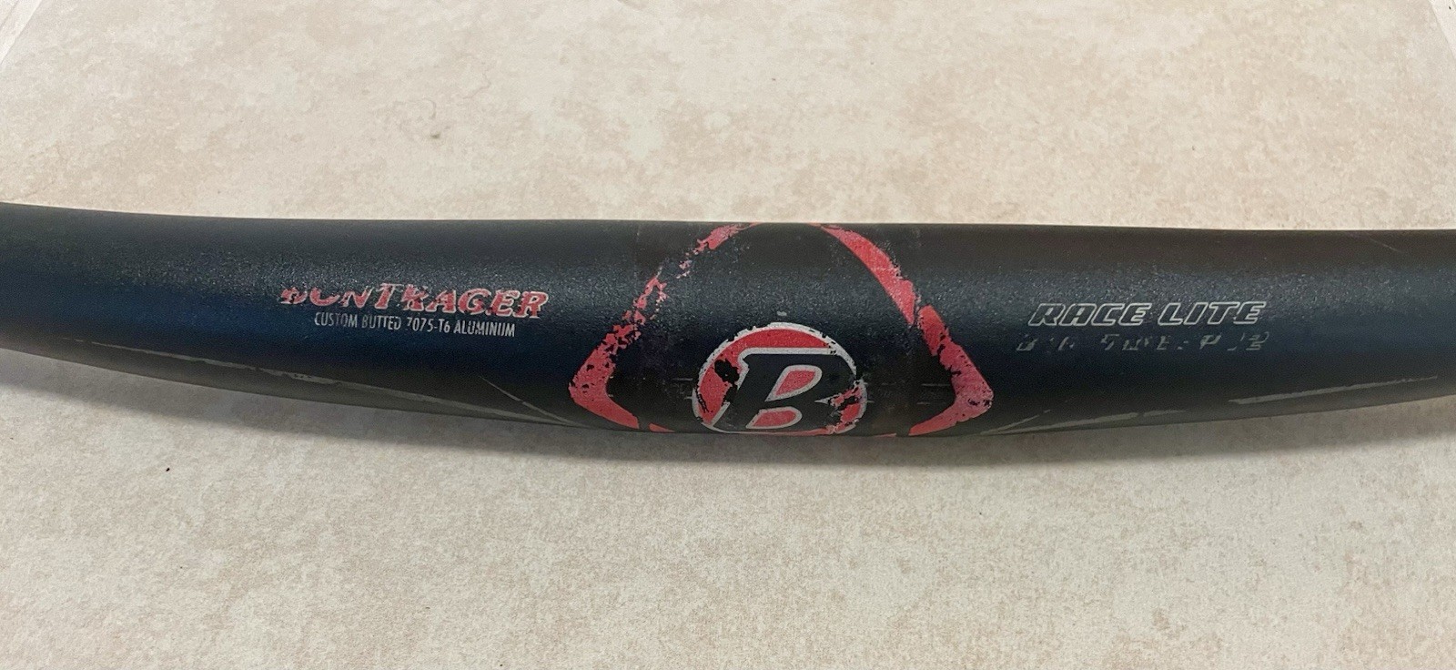 Bontrager Race Lite Handlebar. 31.8 Stem. 640mm Wide. Weight 160G.