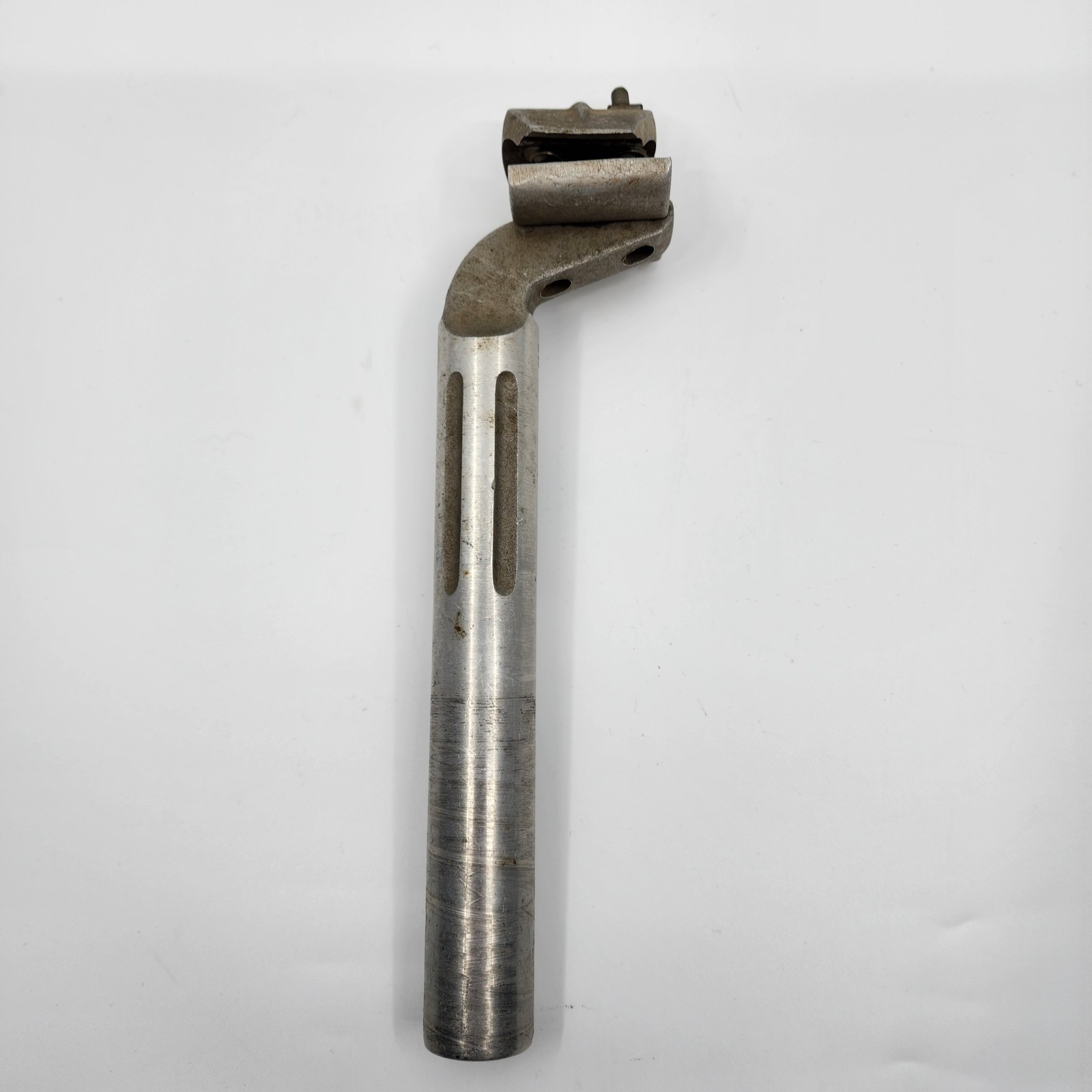 Avocet 27mm Bicycle 30mm Off-Set Adjustable 210mm Fluted Seatpost -Missing bolt