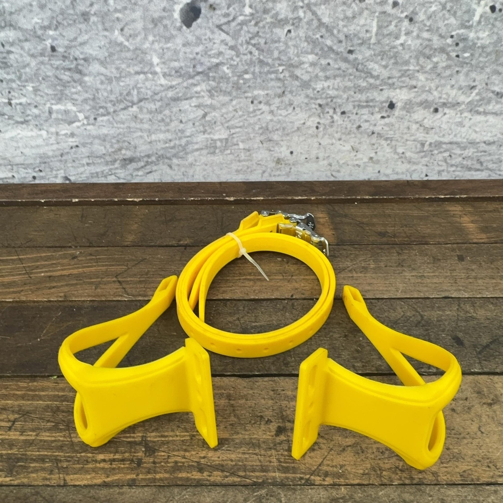 Vintage CatEye Toe Clips Straps Yellow NOS Pair Road Bike 80s Japan Plastic