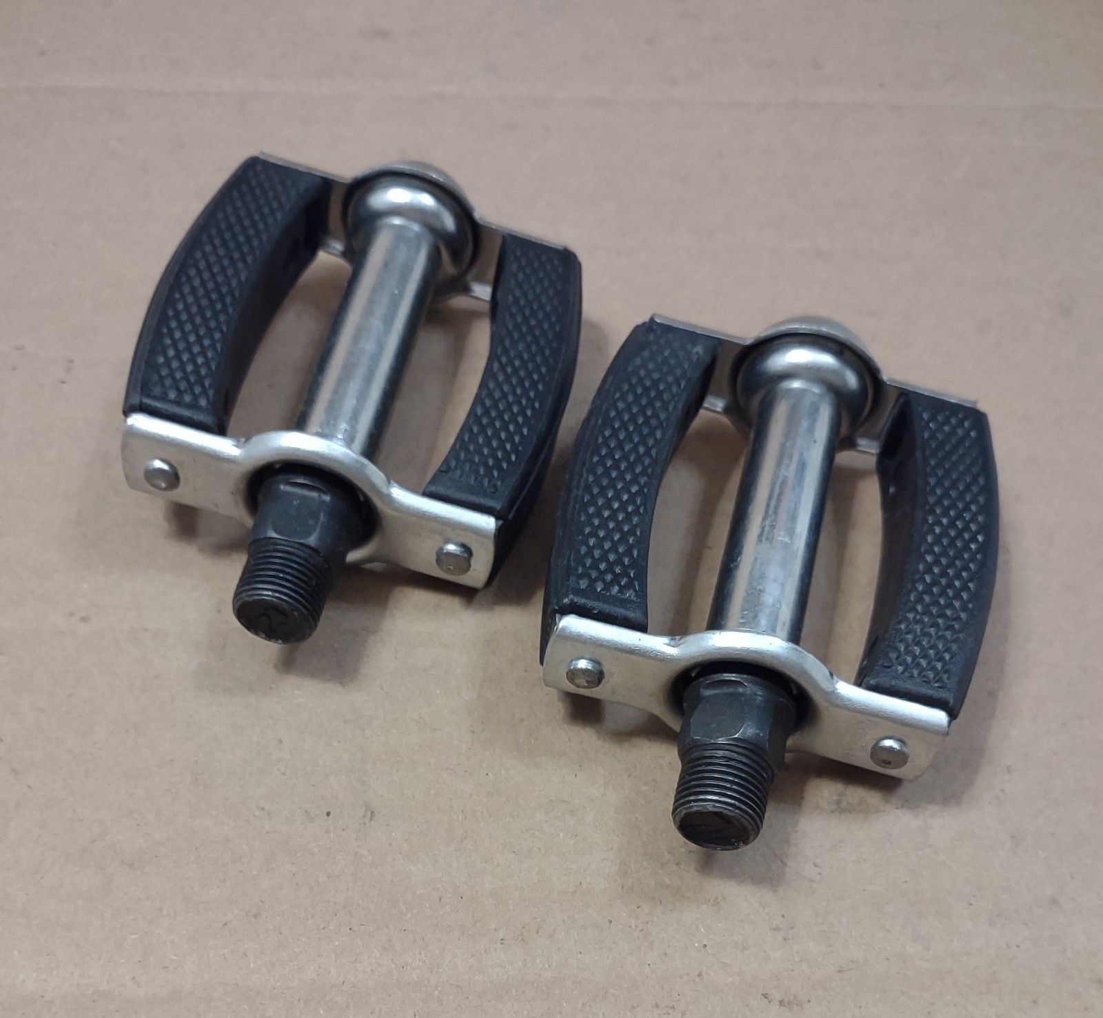 NOS Vintage Bike Pedals Kids With Reflector 9/16 in