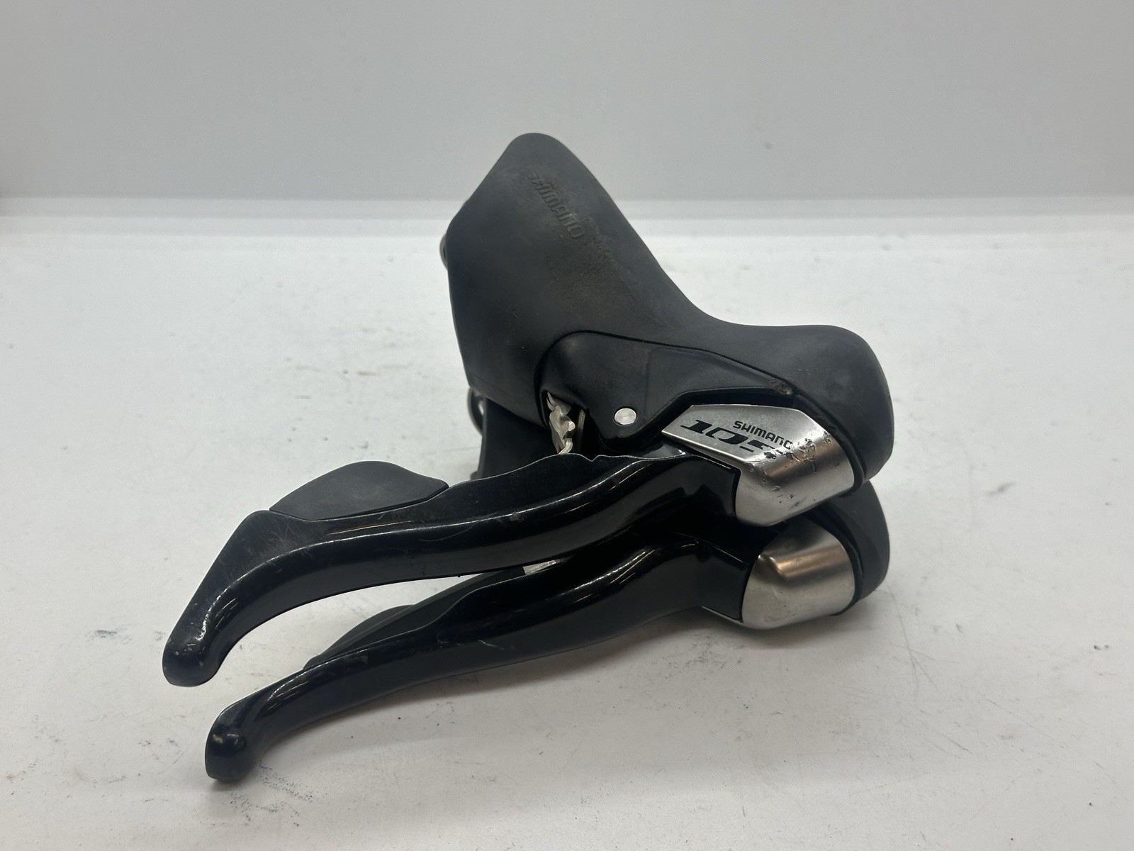 Shimano 105 ST-5700 STI Brake Shift Levers 10 Speed Flight Deck Road Bike
