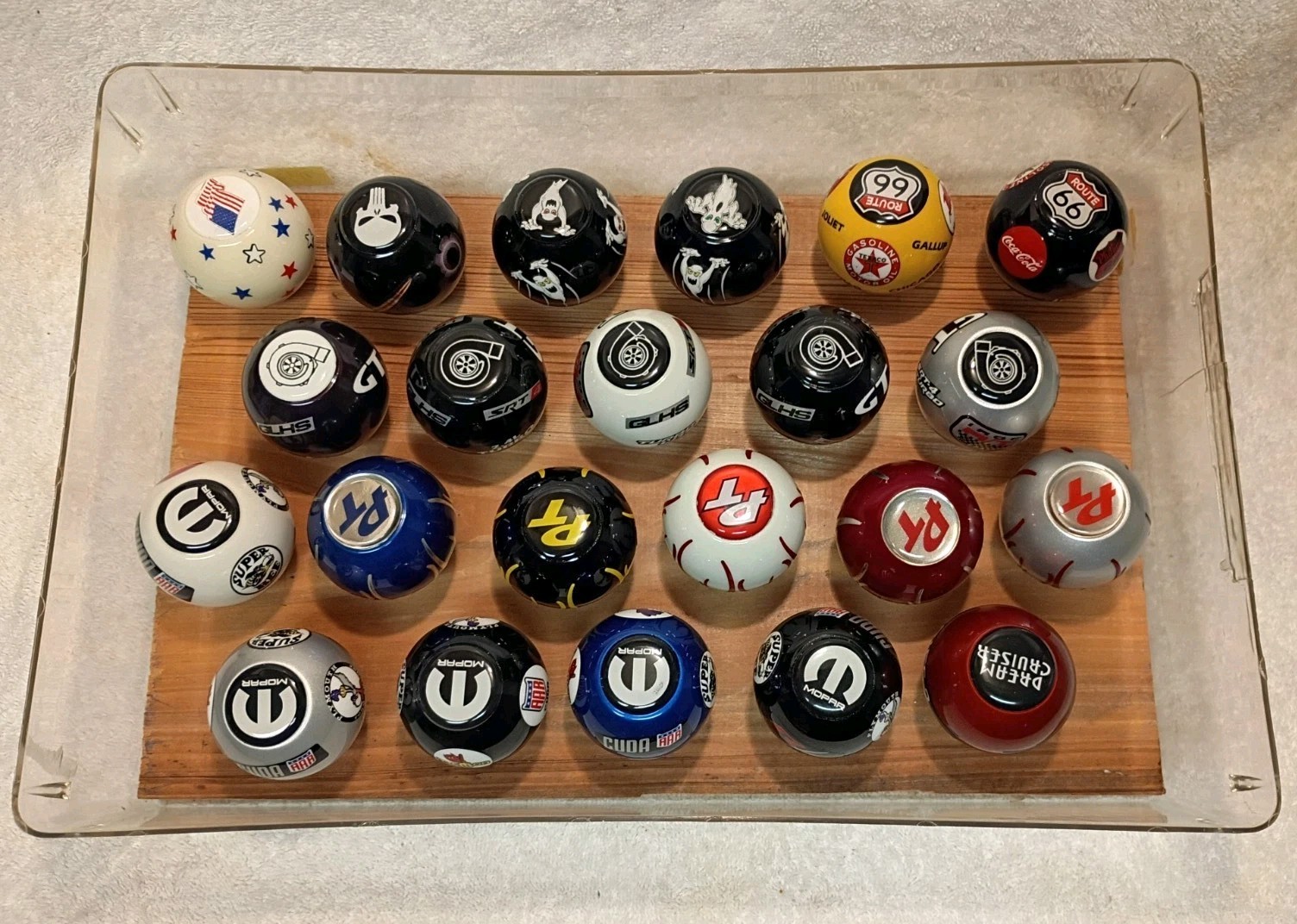 Lot Of 22 Custom Round Ball Gear Shift Knobs. Resin? Non-Threaded. Gr8t Mix!!