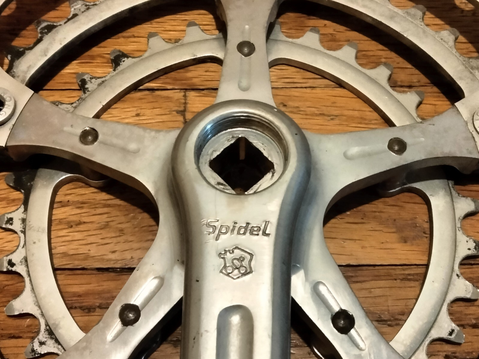 STRONGLIGHT 106 TRIPLE CRANKSET SPIDEL BRANDED 170MM VINTAGE