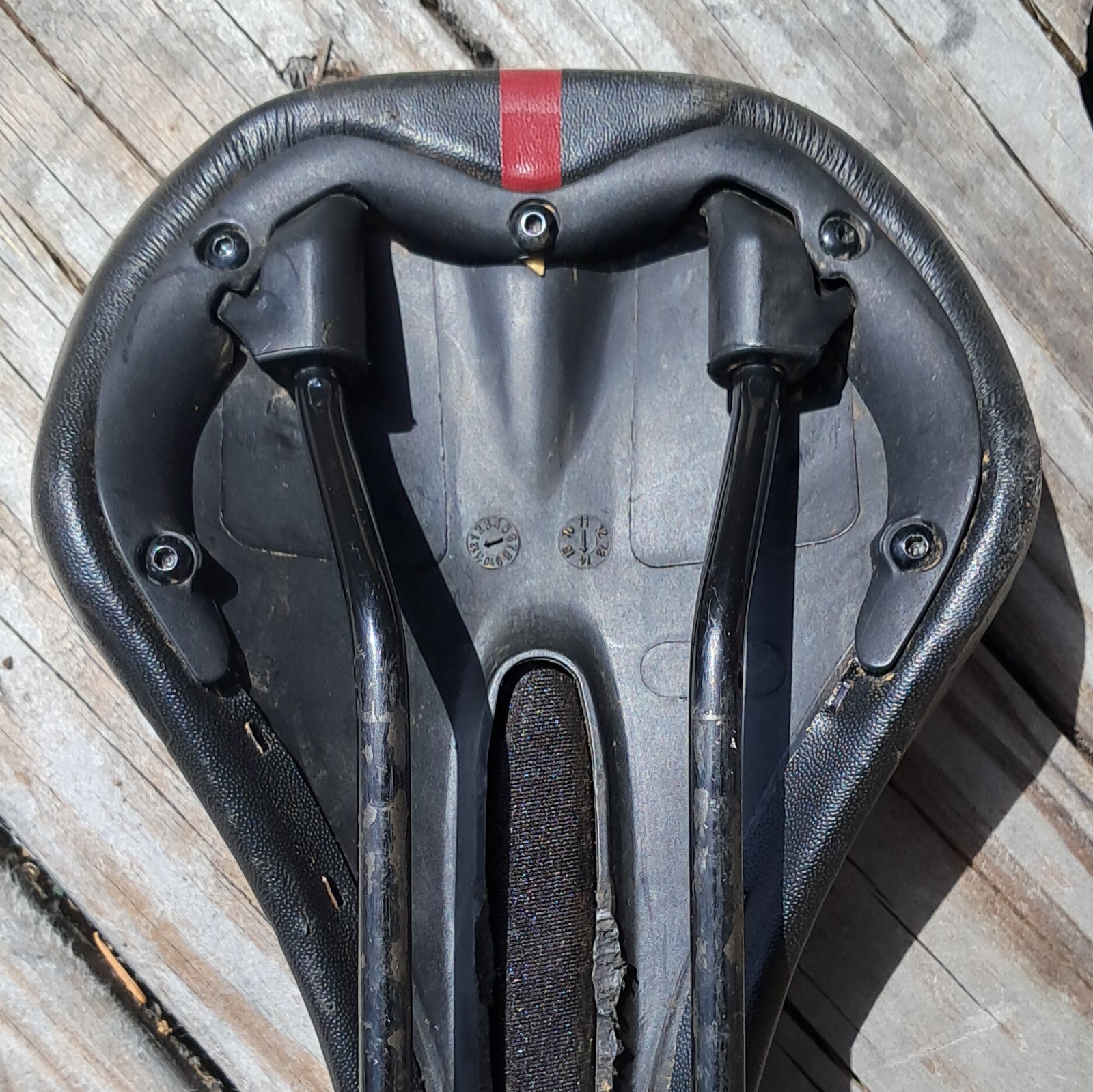 GT Racing Saddle Black Red Universal Bike Synthetic Steel Plastic