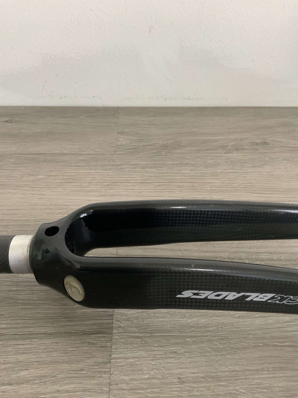 BLACK BLADES CARBON FORK 1 1/8 INCH THREADLESS 700C 295 MM STEERER 570 GRAMS