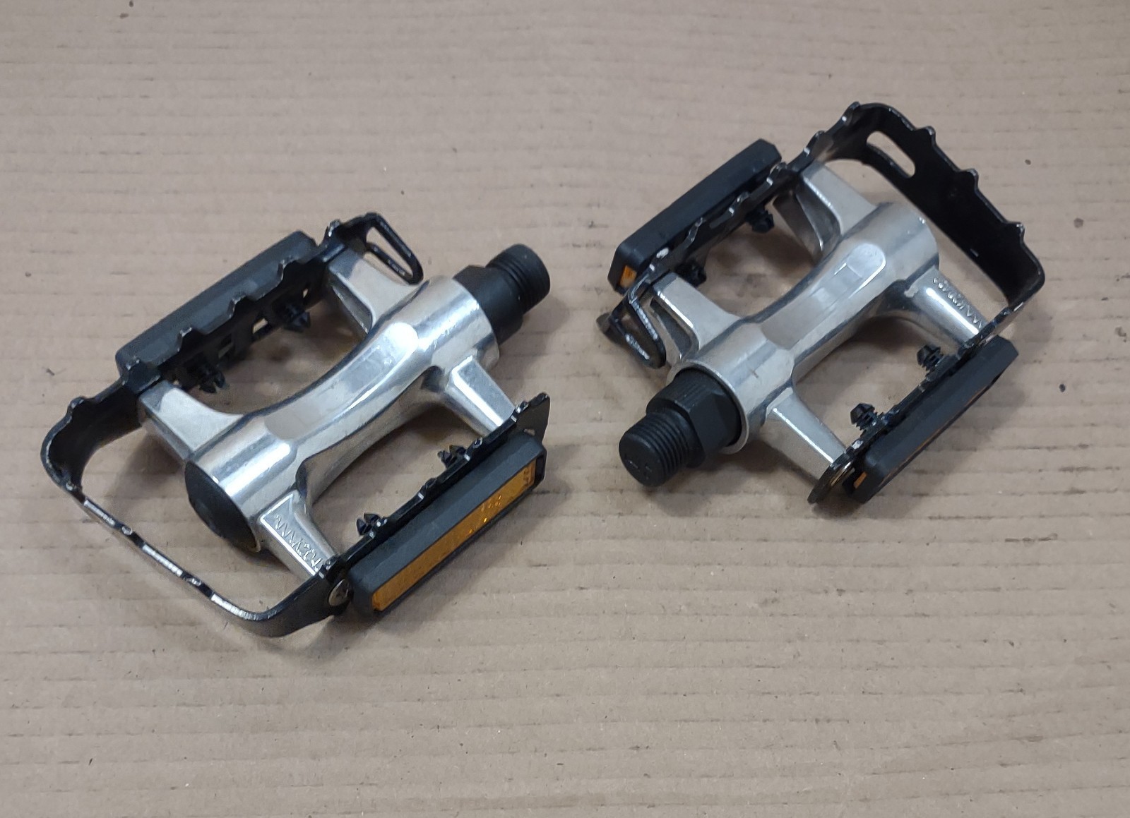 Vintage Old Bike Bicycle Mountain Pedals 9/16″