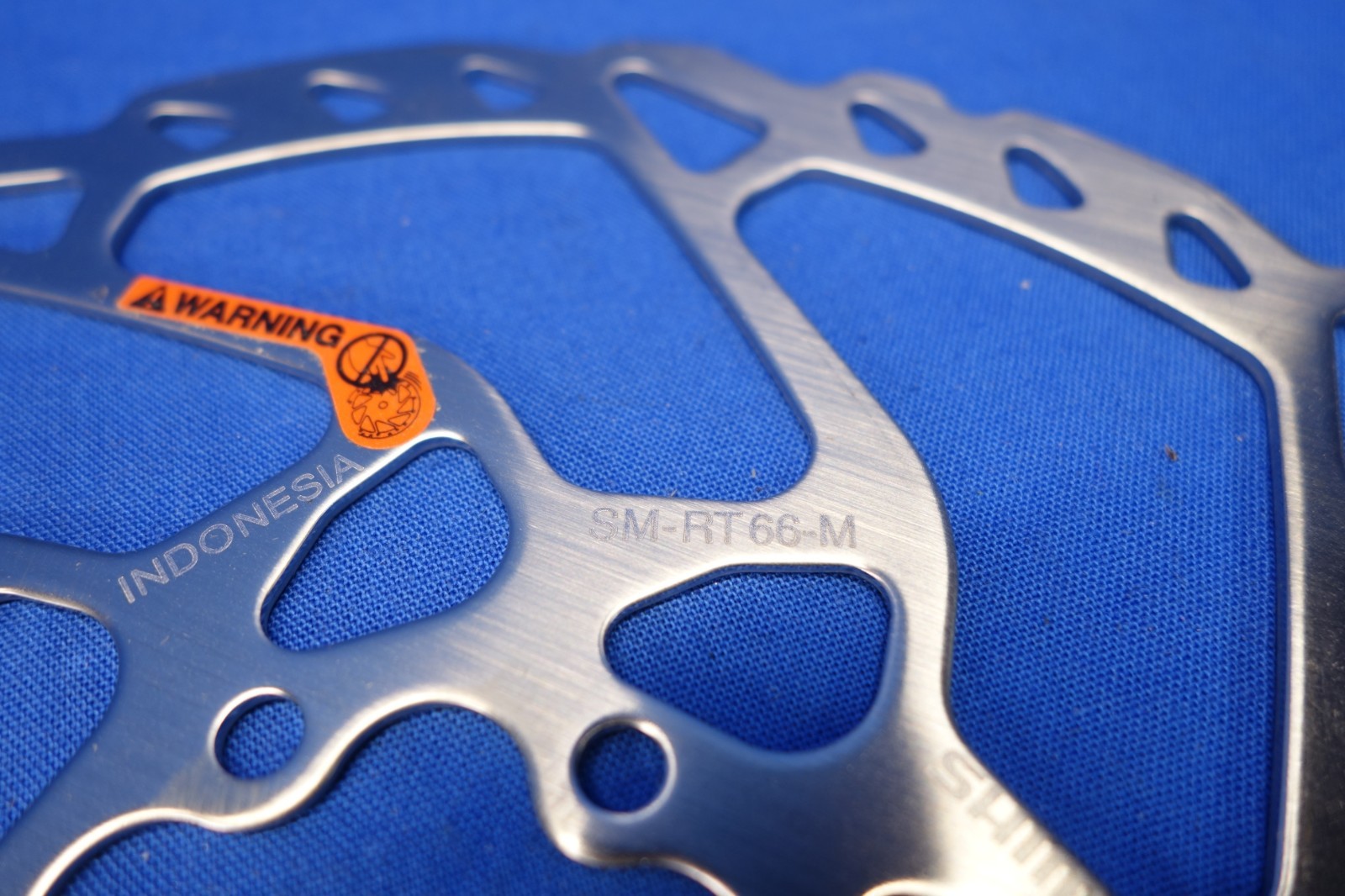 New Shimano SLX SM-RT66-M Disc Brake Rotor – 180mm – 6-Bolt w/Bolts