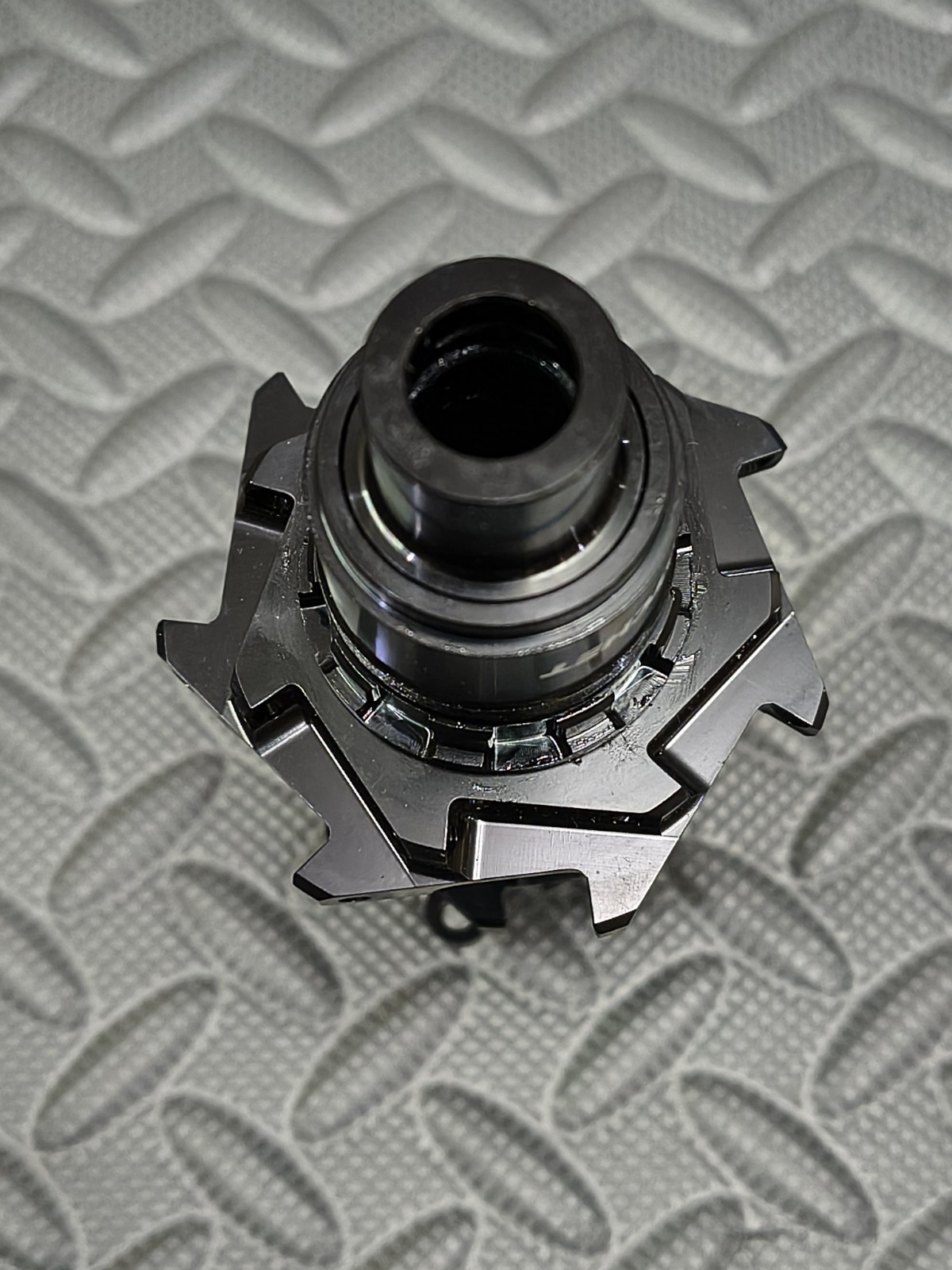 DT Swiss Rear Hub 240S Boost 12×148 28H xD Freehub 6-Bolt Ratchet 18T Giant