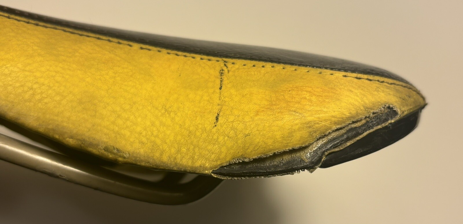 Selle Italia XO Cycling Saddle Seat 2 Tone Leather W/Rail Italy Black And Yellow