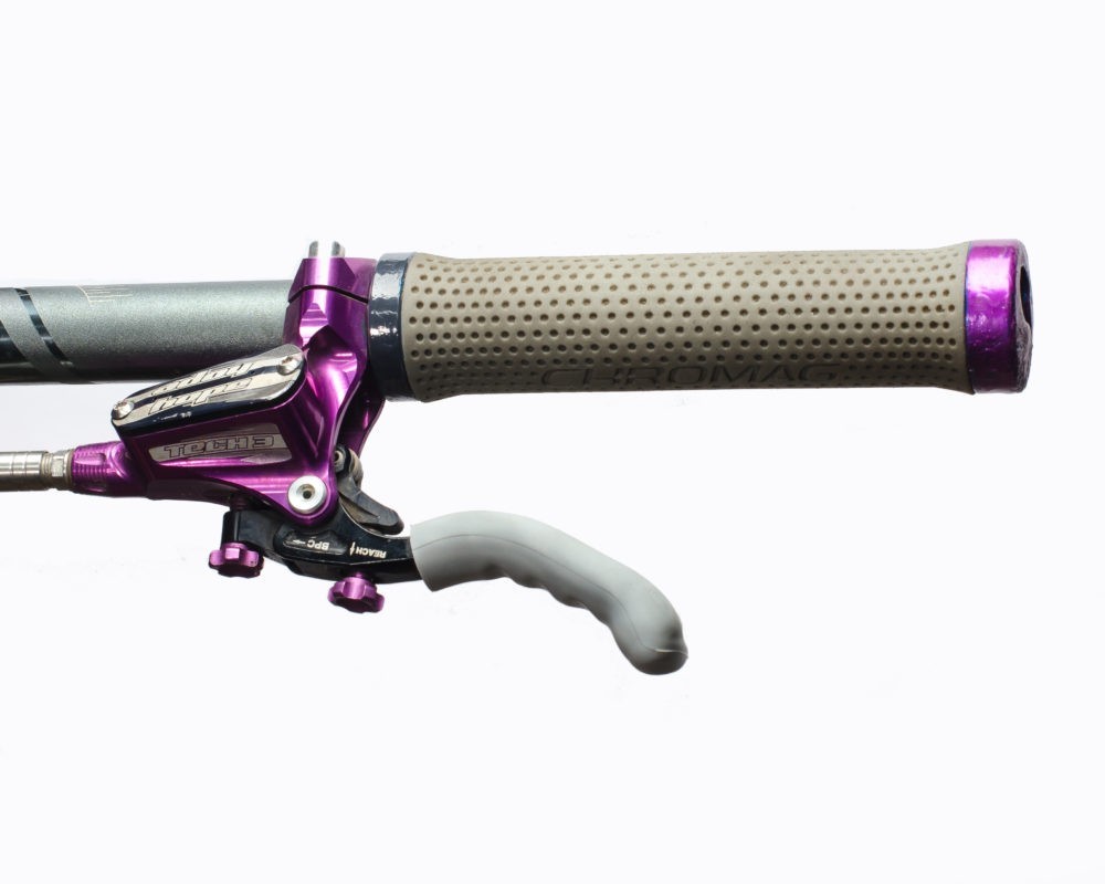 MILES WIDE STICKY FINGERS – SOFT GRIP BIKE BRAKE LEVER COVERS V2 (2PK) – GREY