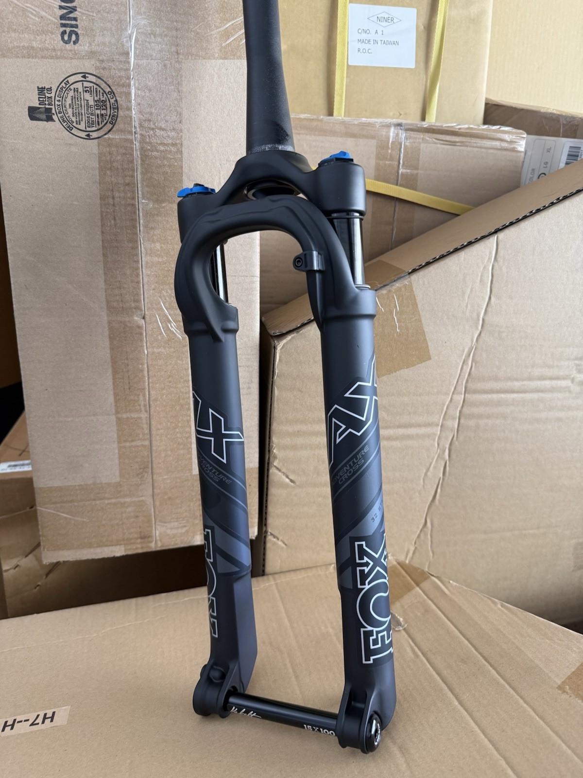 2021 Fox PERFORMANCE ELITE 32 FLOAT AX 700 40mm