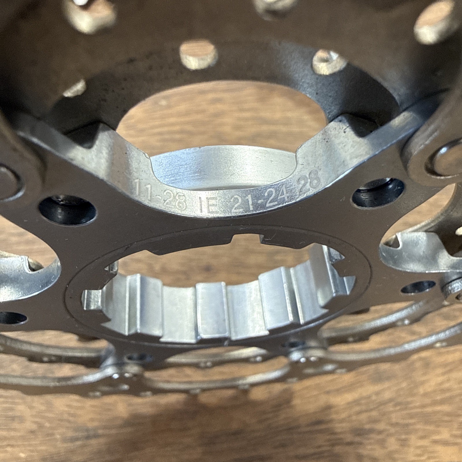 Shimano Ultegra CS-6700 10 Speed 11-28t Cassette w/ Chain
