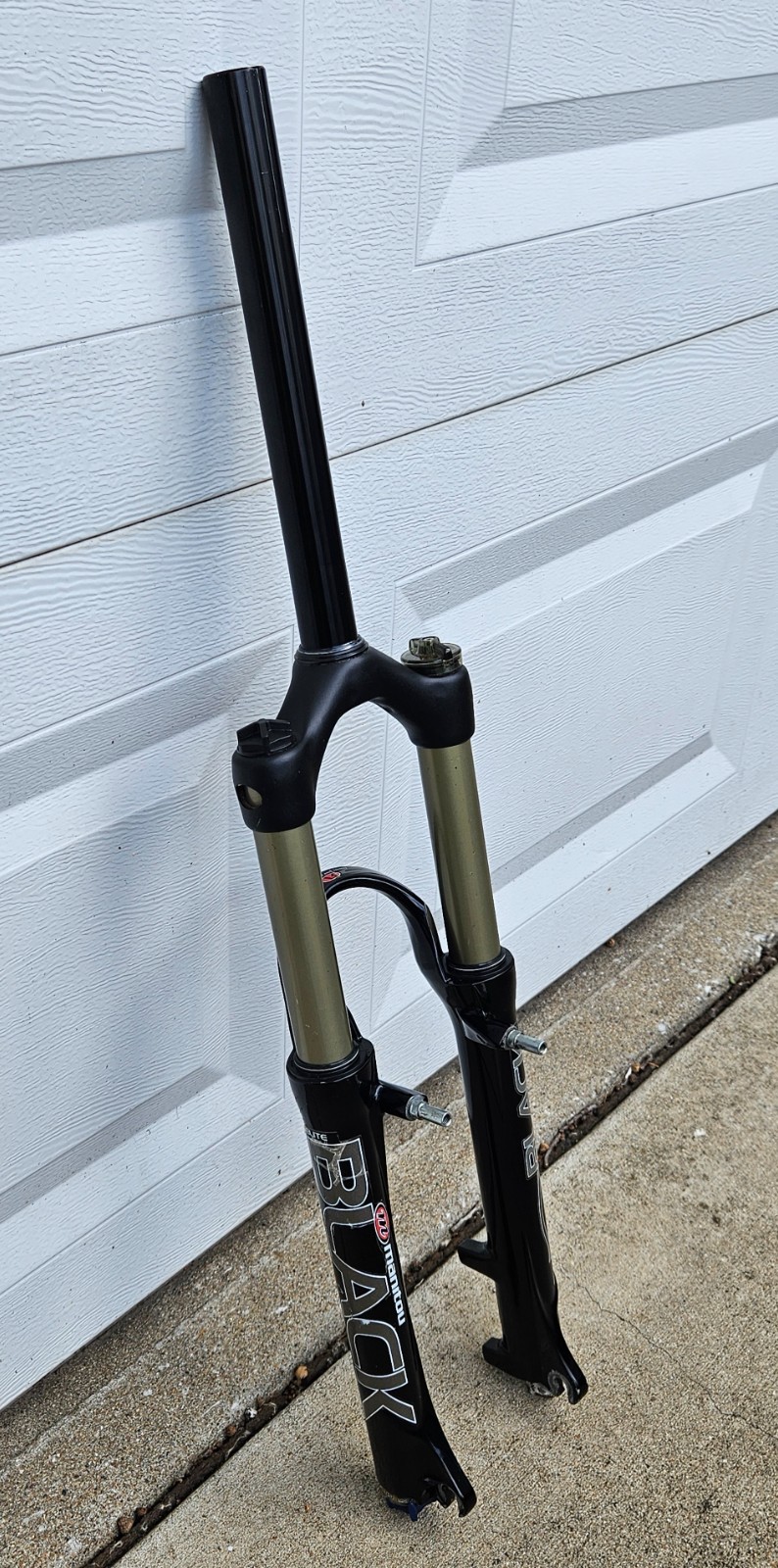 Vintage Manitou Black Elite 26″ Fork, 1-1/8″ Threadless 90-120 Adj Travel, VGC!