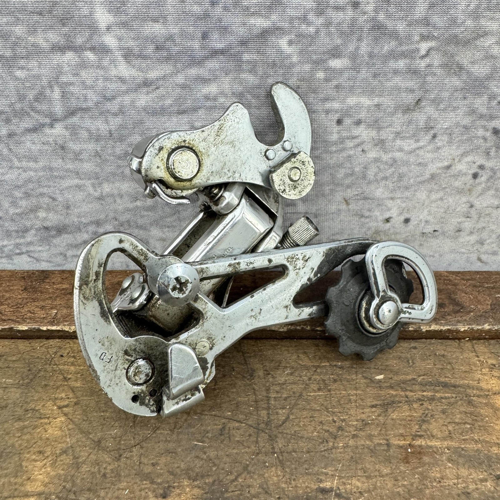 Vintage Shimano 600 Arabesque Rear Derailleur Long Cage PARTS BROKEN