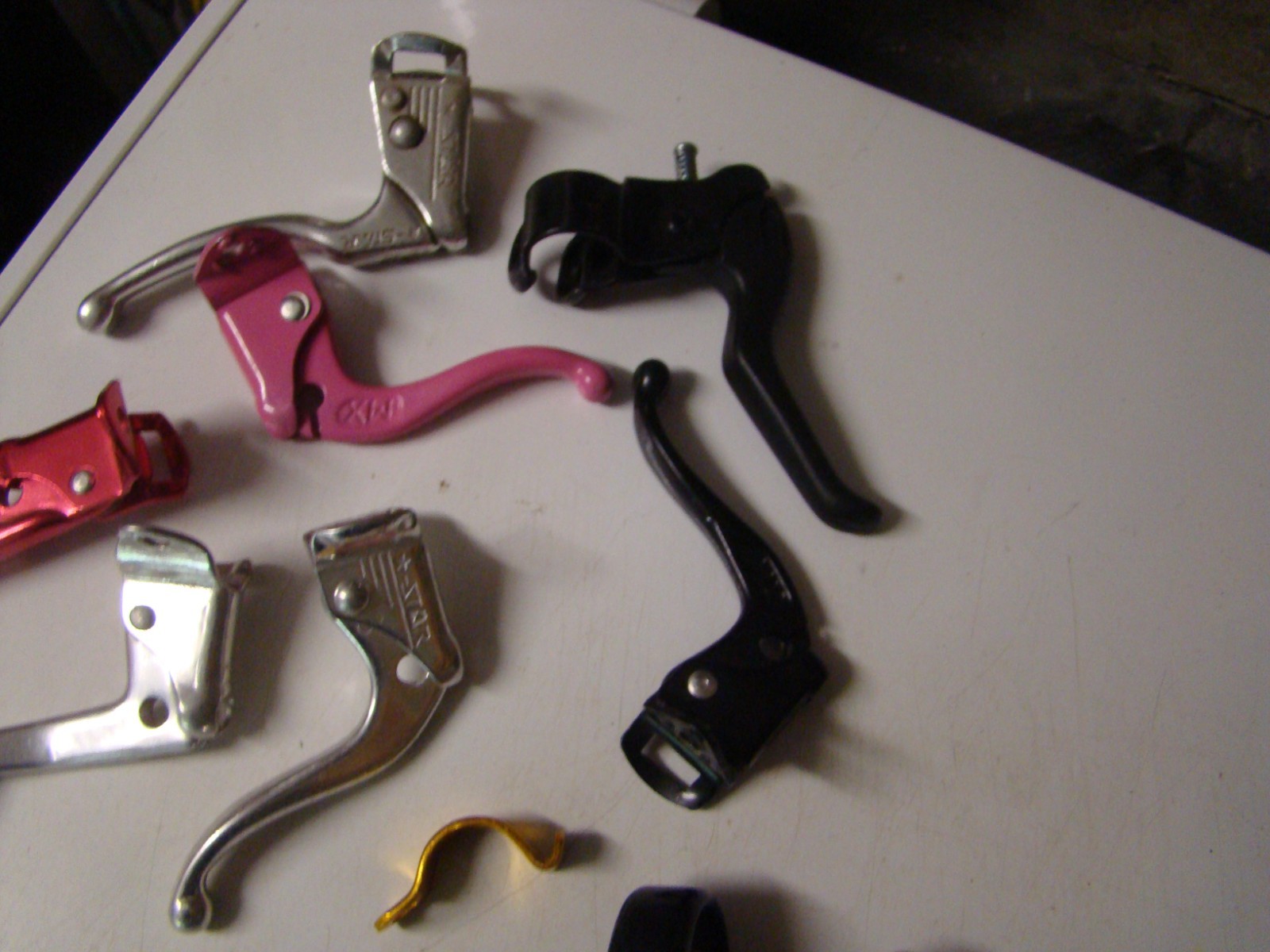 ASSORTED CHANG STAR BRAKE LEVERS ( MOST NEED CLAMPS )
