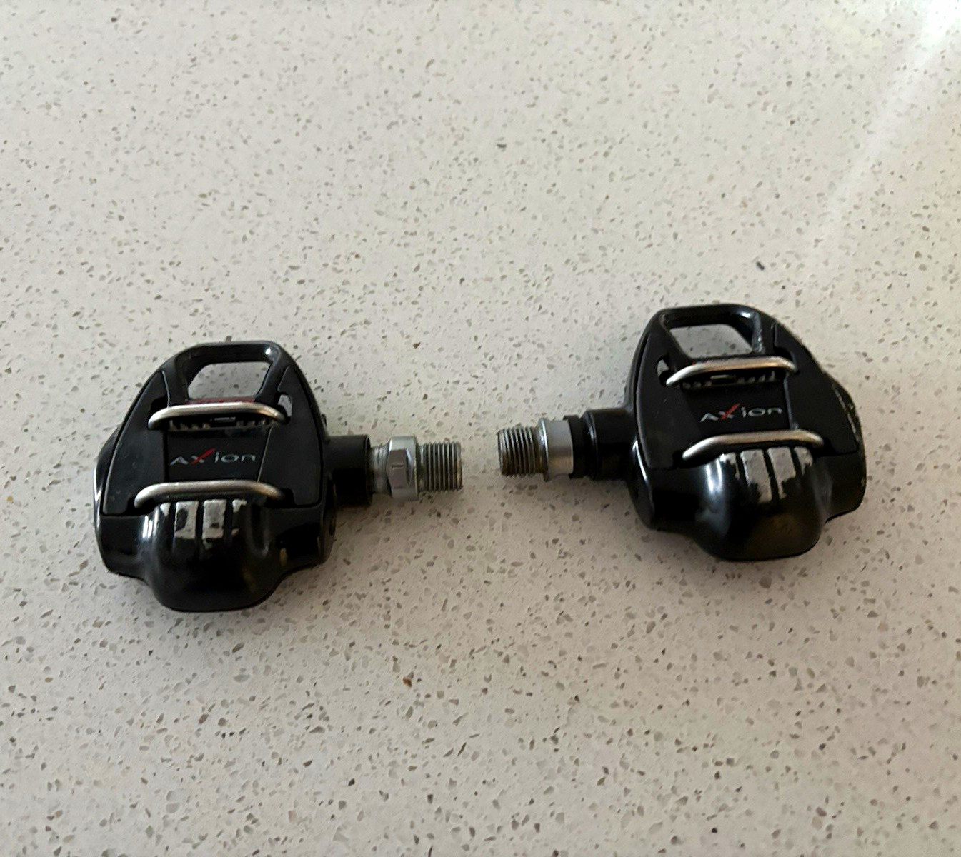 TIME Axiom Road Clipless Pedals Pair Black Metal 9/16 in Axle