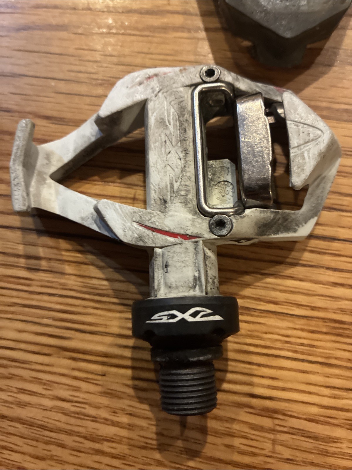 Time RXS Speed White Composite Steel Axle Road Pedals With Cleats Used
