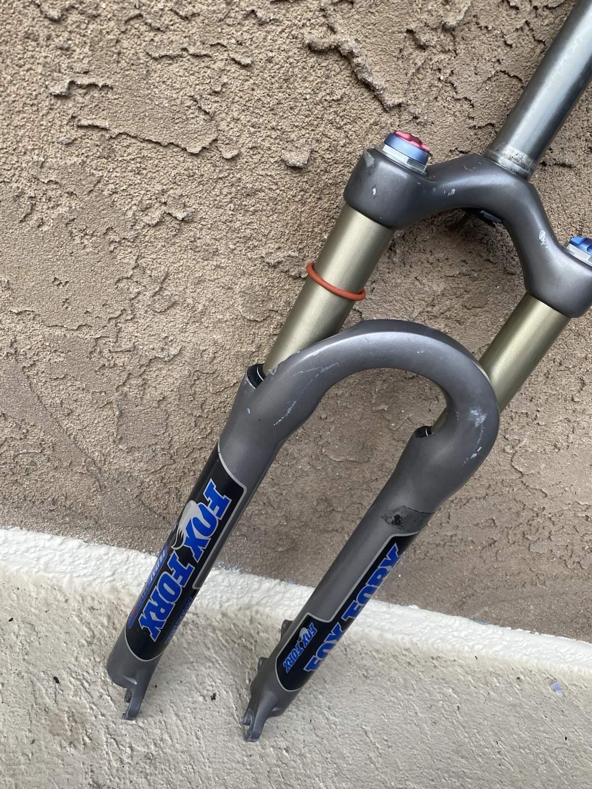 Gray Fox Racing Float 100 RL Straight 1-1/8″ 9mm X 100mmQR 26″ Fork