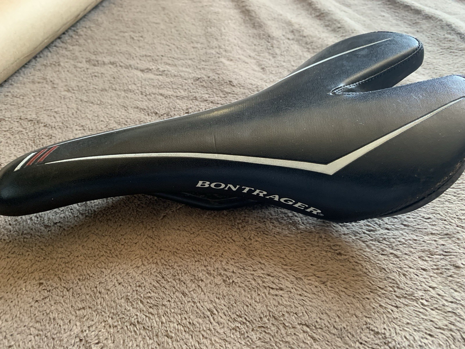 Bontrager R Road Mountain Bike Saddle Seat Black, 132mm