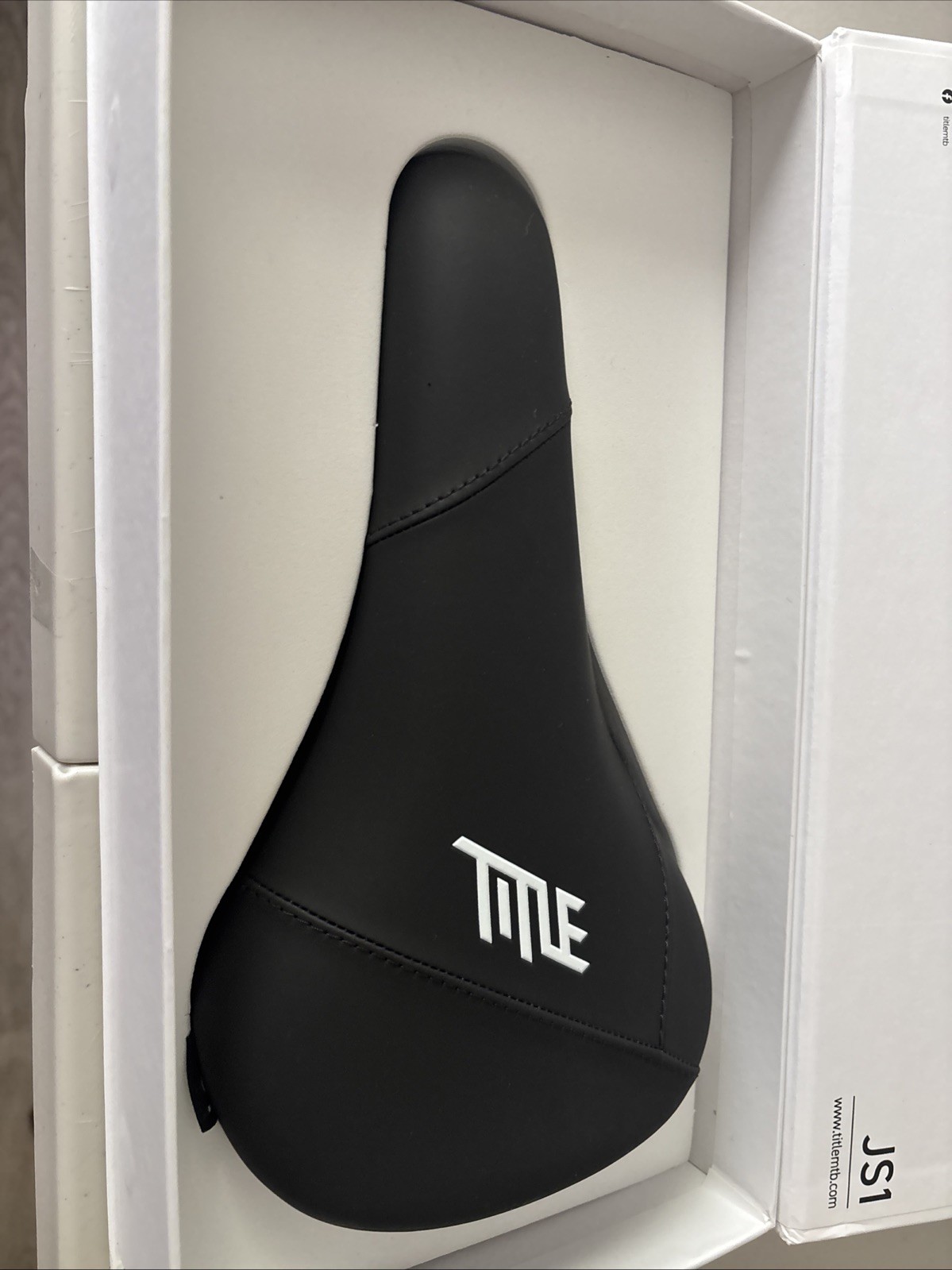 Title MTB JS1 Saddle (Black) [TTL988032]