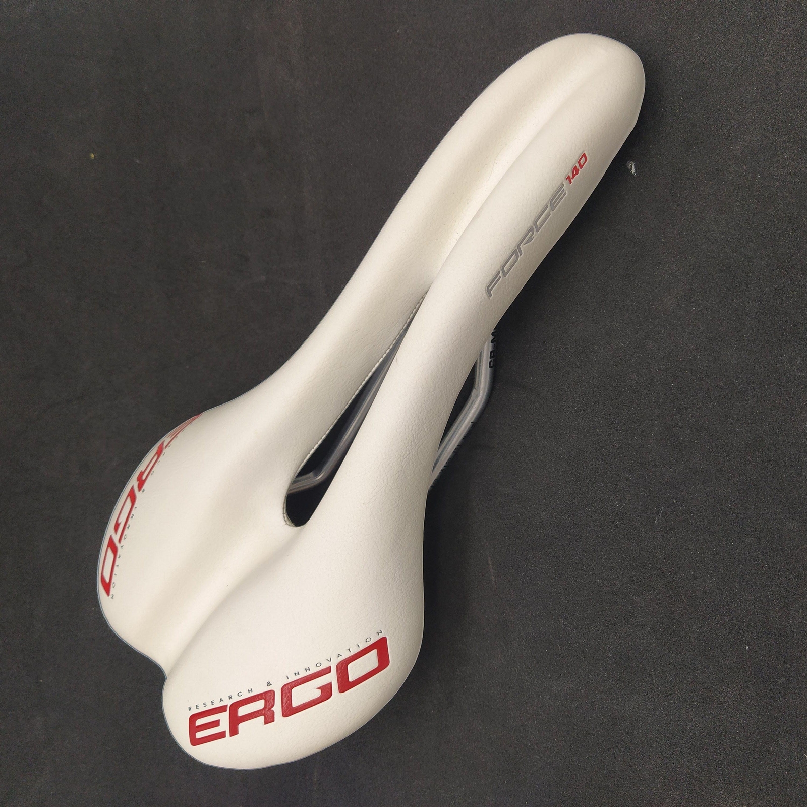 ERGO Force 140 Cr-MO Rail 282x140mm Ergonomic Design Saddle White