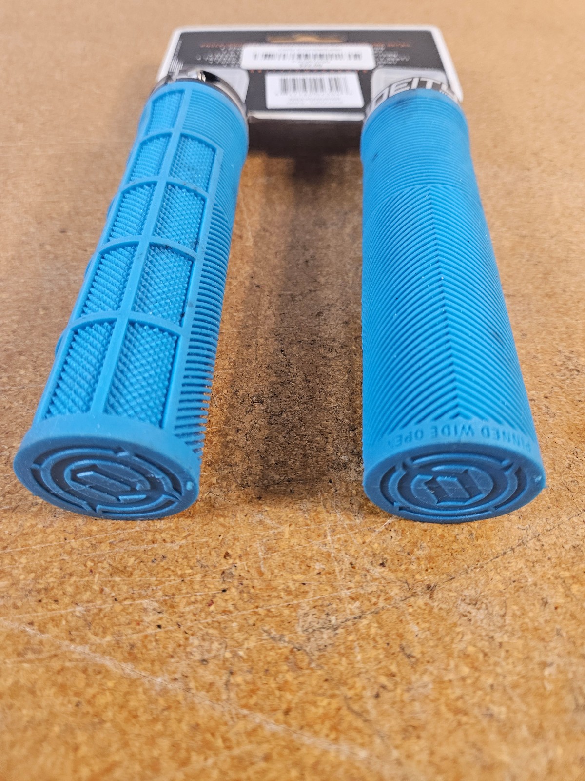 Deity Knuckleduster Lock Grips Blue