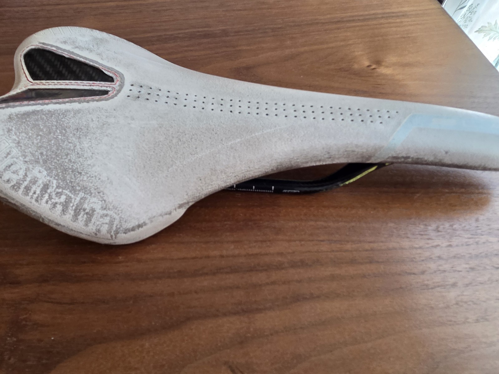 Selle Italia Carbon Saddle – White – idmatch S1 – Ultra Lightweight (125g)