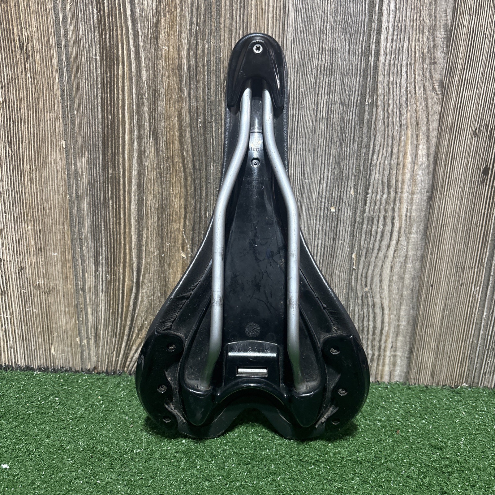 Fizik Aliante Bike Saddle Black Road Bicycle Seat Italy (Read)