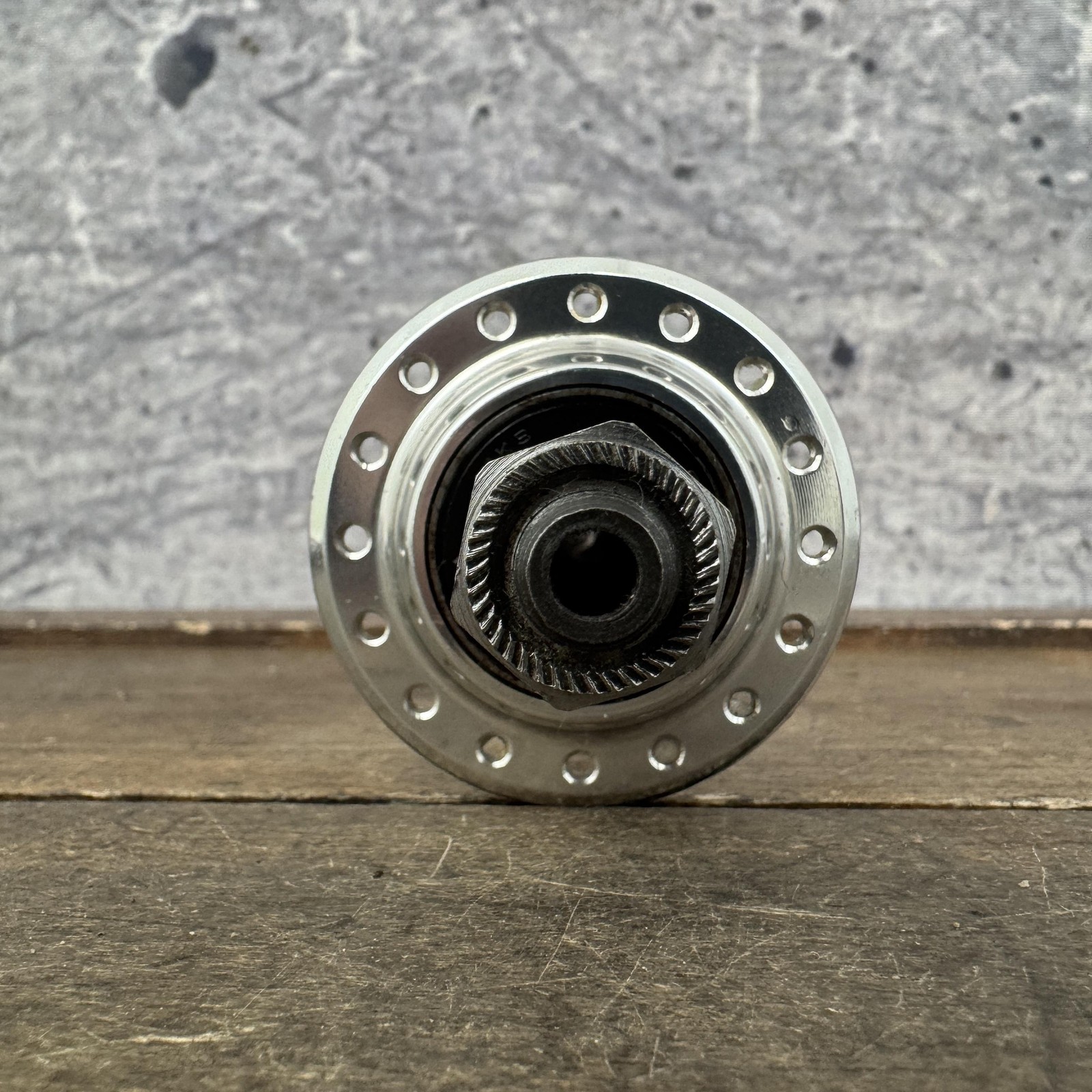 Vintage Suntour XC Pro WTB Grease Guard Rear Hub 32H QR 135mm MTB Silver