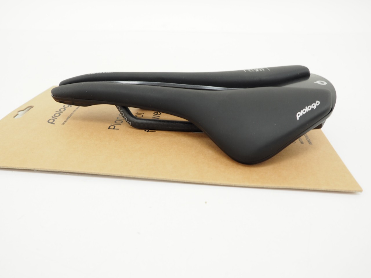 New! Prologo Nago R4 PAS Bicycle Saddle Nack 7×9 Carbon Rails 147 x 245mm Black