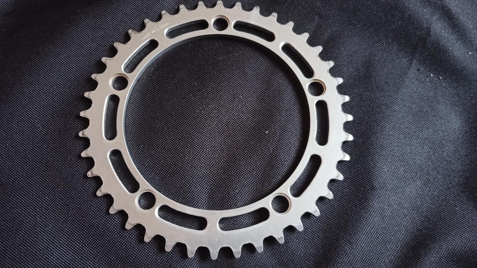 Shimano 40t 130mm bcd double thick and 3/32