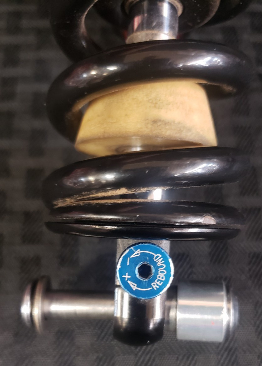 450283 – Manitou Swinger 4Way SPV Shock Absorber