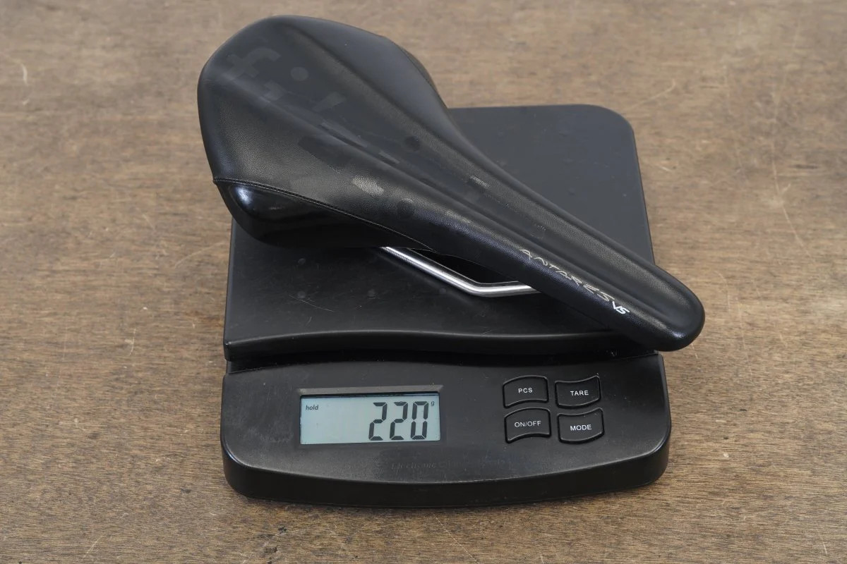143mm Fizik Antares VS Kium Rail Road Saddle 220g