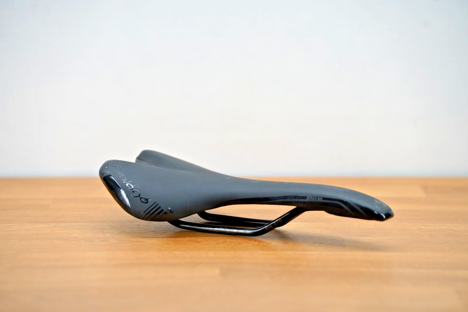 Prologo Nago EVO Saddle – Steel Rails – 134 – NEW
