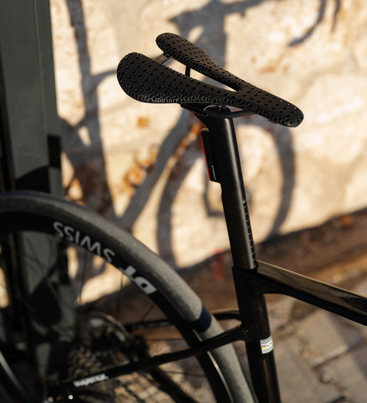 Bjorn Cycles Carbon Bicycle Short-Nose Saddle w/ 3D-Printed Pad Kort 143 mm