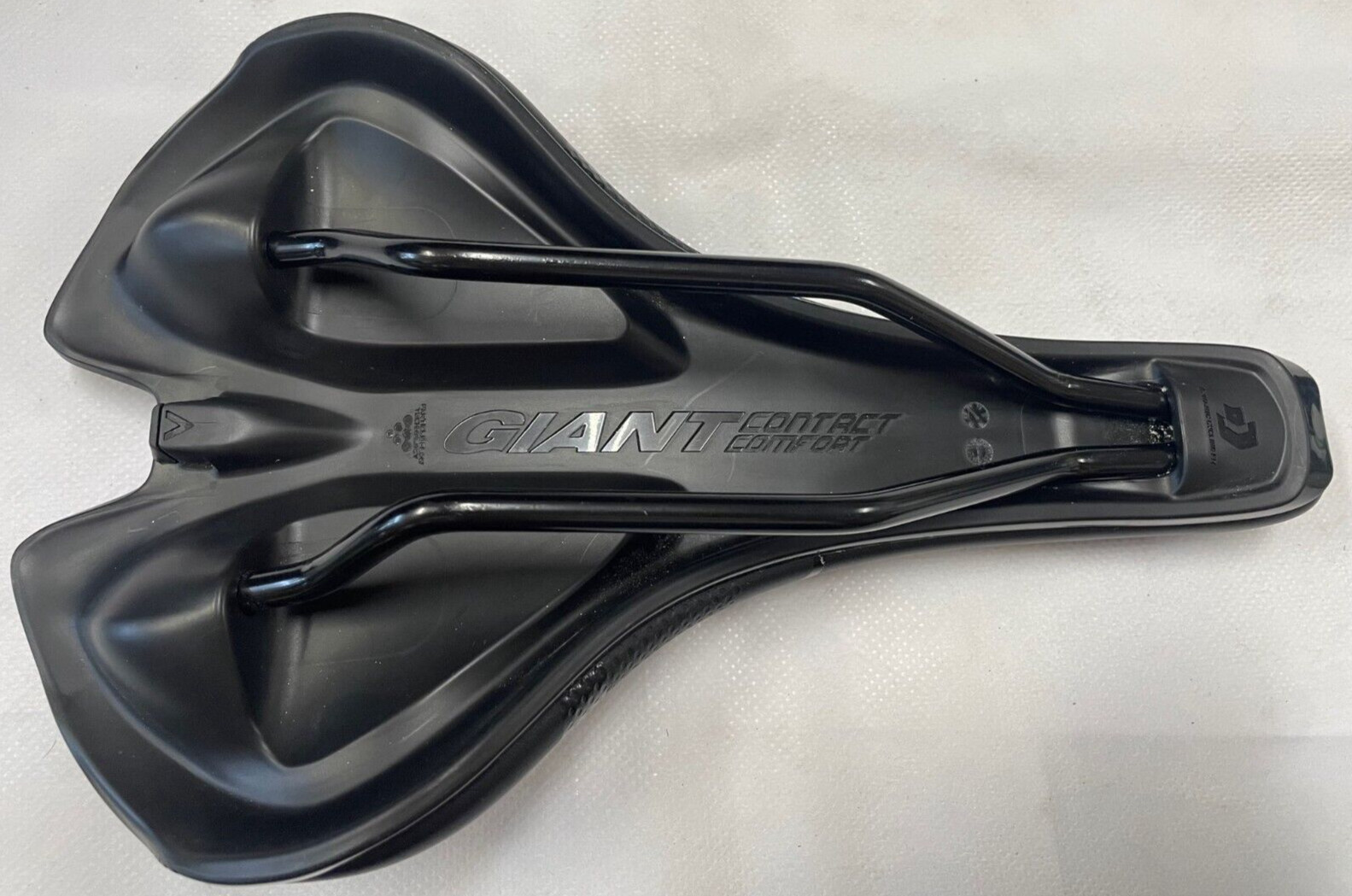 New Giant Contact Comfort Upright Saddle – Black