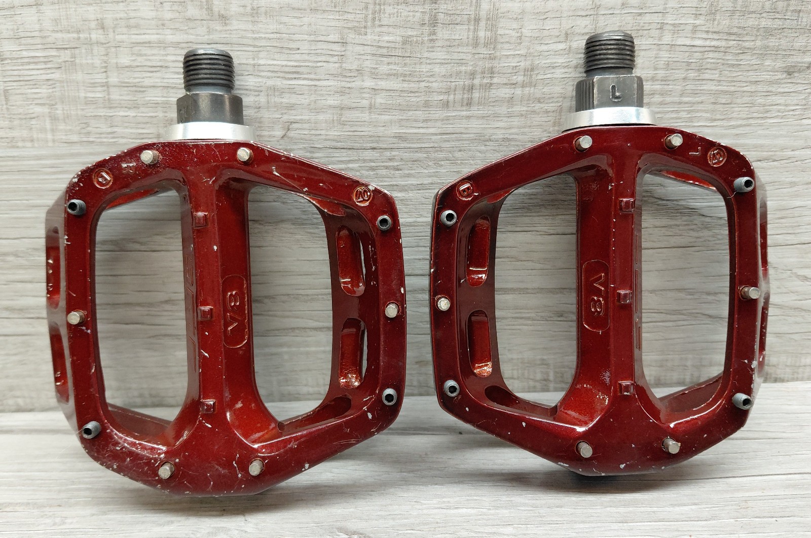 DMR V8 Platform MTB Mountain Bike Pedals V-8 Dark Red