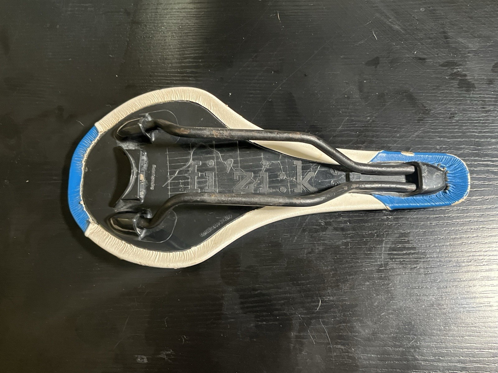 Fizik Bicycle Saddle Seat White/Blue/Black Manganese Rails 220g Universal