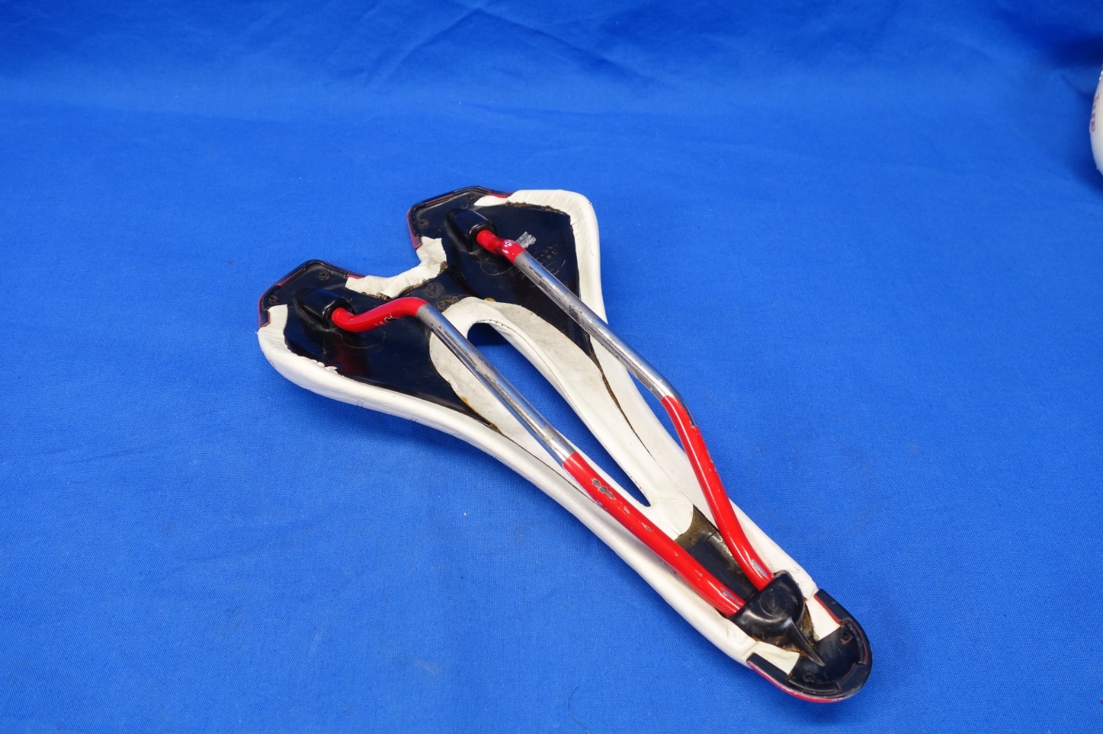 Specialized Toupe 143mm Width Bike Saddle, Bicycle Seat, Titanium Ti Rails