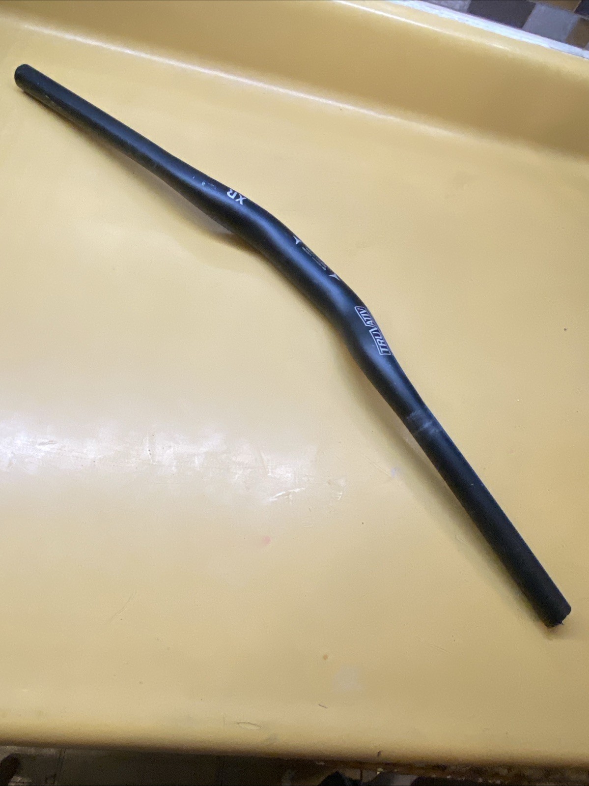 Black Truvativ XC-AM AL-66 XR 31.8 x 640mm X 35mm Riser Handlebar