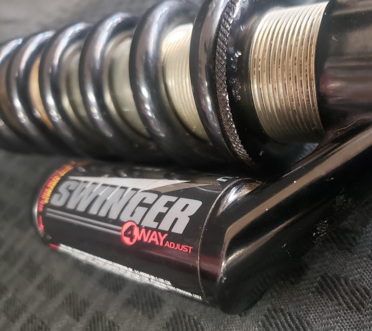 450283 – Manitou Swinger 4Way SPV Shock Absorber