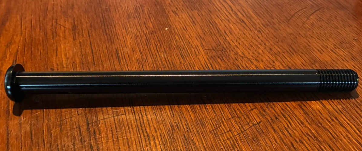Robert Axle Project Lightning Bolt-on Axle – Rear 12 mm x 172 mm x 1.5 Thread