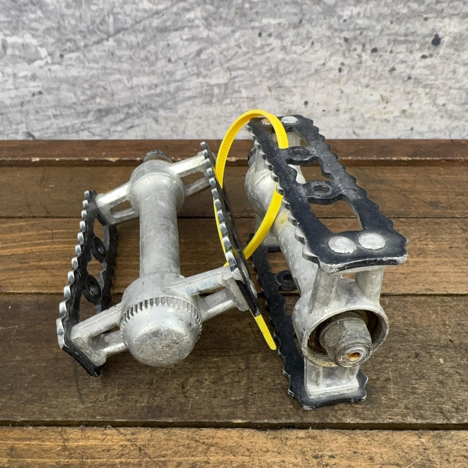 Vintage MKS Sylvan Sealed Bearing Bike Pedals 9/16 Road Touring City Alloy